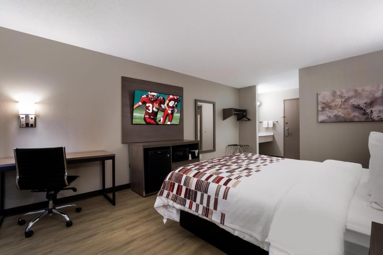Super 8 By Wyndham Marston Motel Buitenkant foto