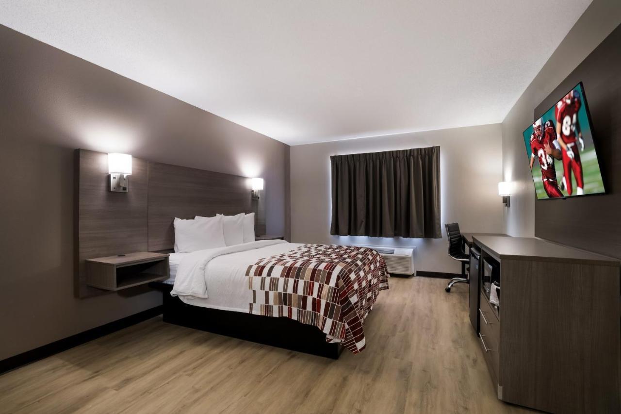 Super 8 By Wyndham Marston Motel Buitenkant foto